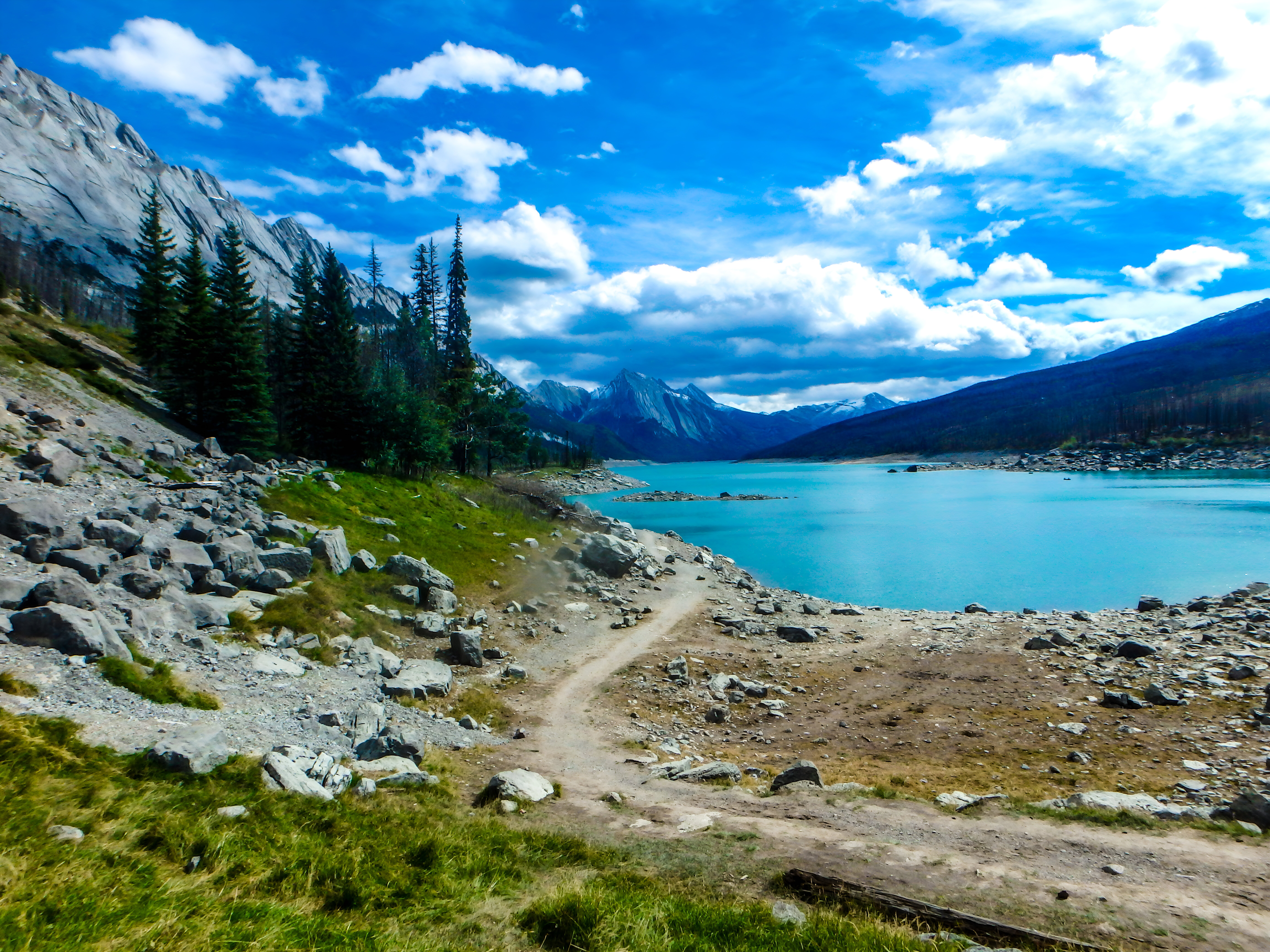 Medicine Lake Scenic Mountain View